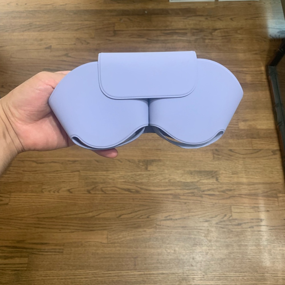 Apple AirPod Max Case in Lavender